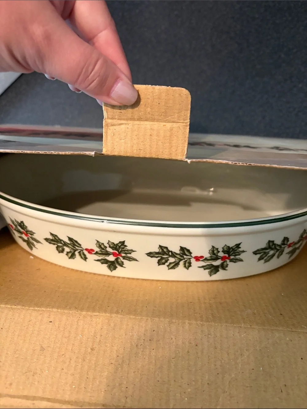 NEW- in box- Holly Collection Oval Baker with Handles - White